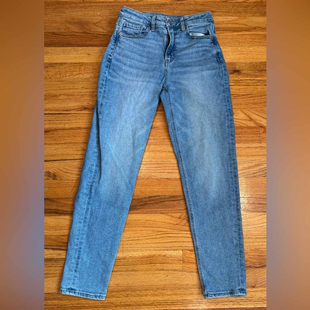 American Eagle Outfitters Light Blue Skinny Jeans